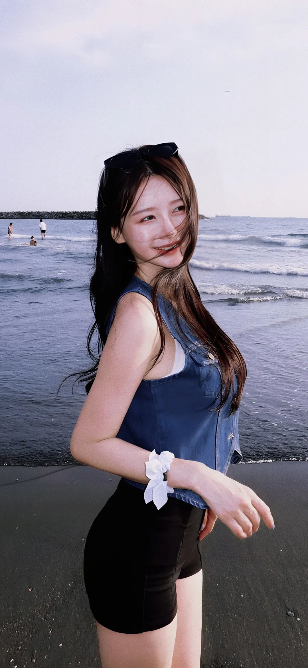 美女海边翘臀写真手机壁纸