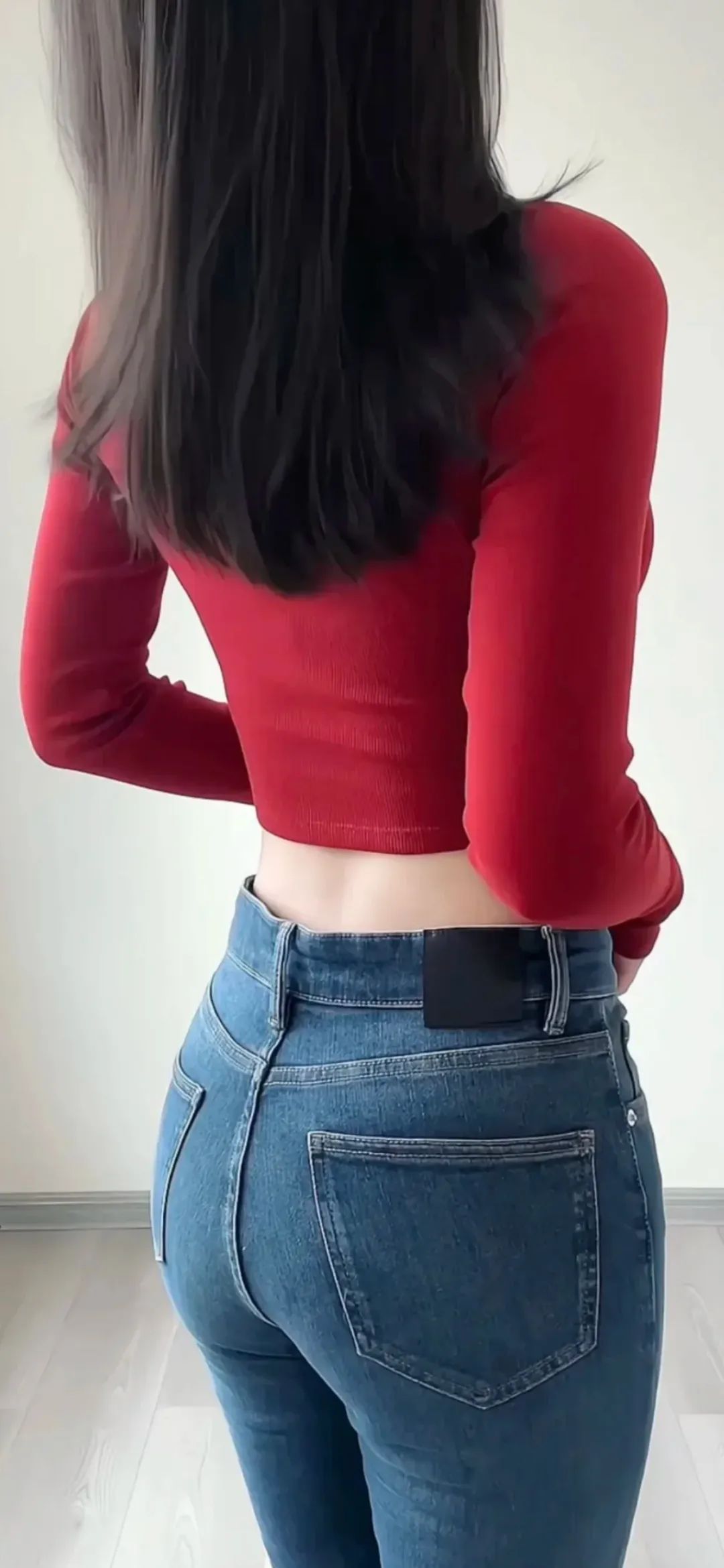 牛仔裤极品身材美女手机壁纸