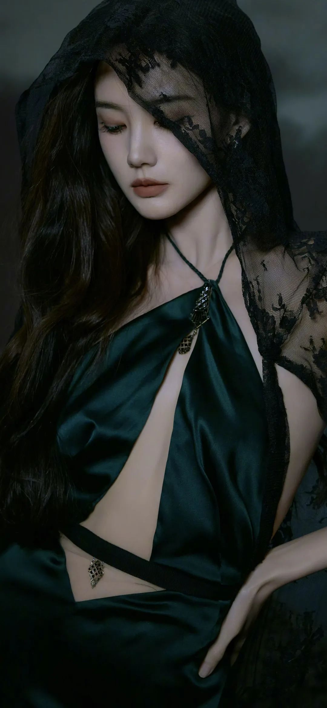 李一桐神秘手机壁纸