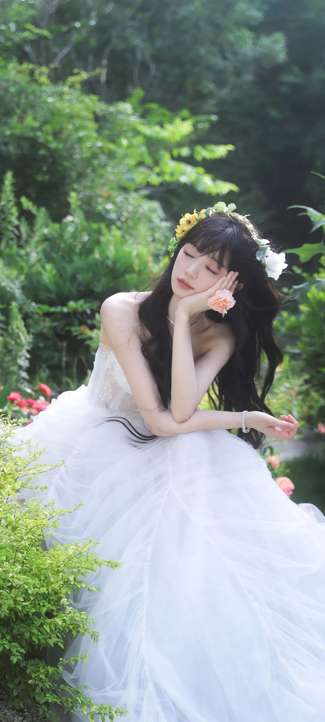 田曦薇户外纱裙写真手机壁纸