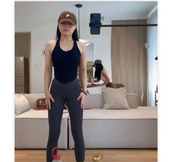 瑜伽裤到底有多能装 一张图美女告诉你 看完简直不要太逆天