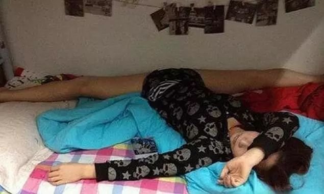 媳妇，你睡个觉能不能安分点