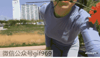 光看胸了，差点没注意人都摔了