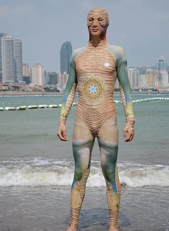 千万别让男友给你挑泳衣