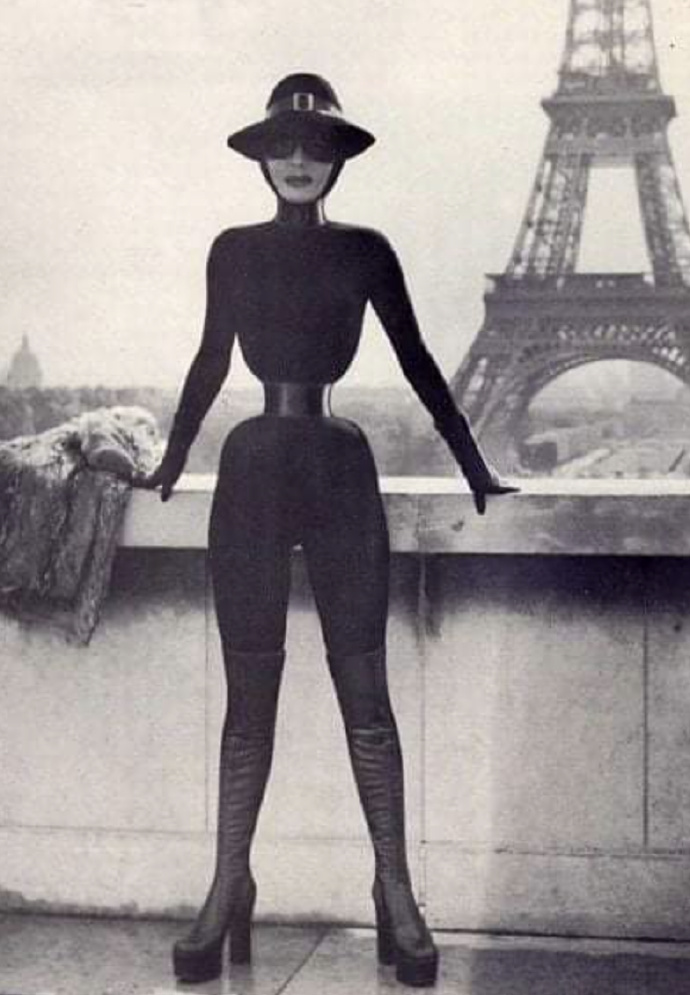 1970年代的沉迷细腰的人，Cora Korsett