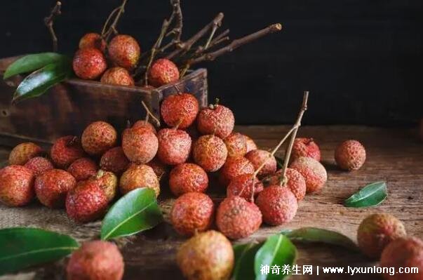 三种人坚决不能吃荔枝,热性水果吃多会上火