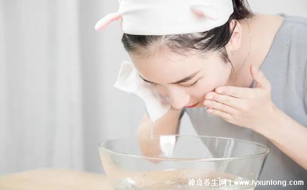 一次性洗脸巾危害，劣质品含化学成分刺激皮肤成敏感肌