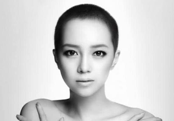 男生超反感的4种发型：女生自以为很美，其实非常遭人嫌弃