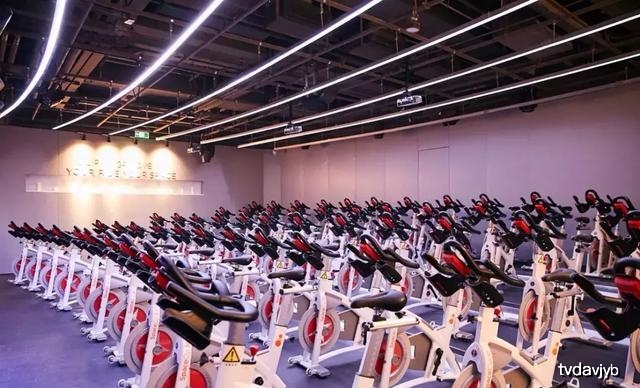 冬天别人都在长肉,我却在这些有趣的健身房“边玩边瘦”!