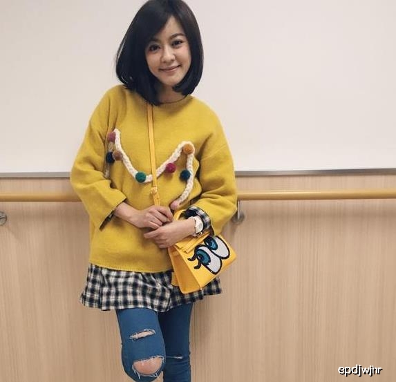33岁陈意涵平时看着像20岁少女,但一去时装周就变40岁大妈