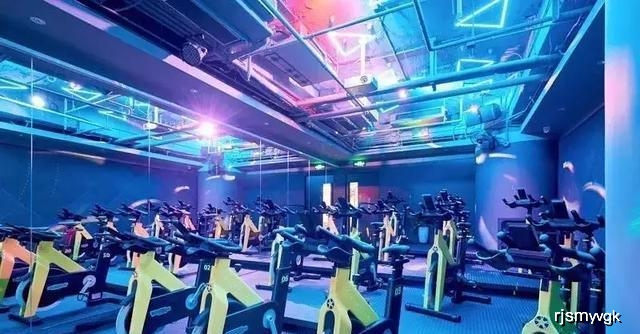 冬天别人都在长肉,我却在这些有趣的健身房“边玩边瘦”!