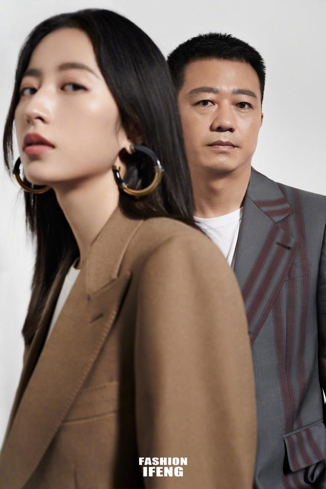 周雨彤爸爸请出道!父女合拍竟抢了女儿风头,大叔颜值帅翻似情侣