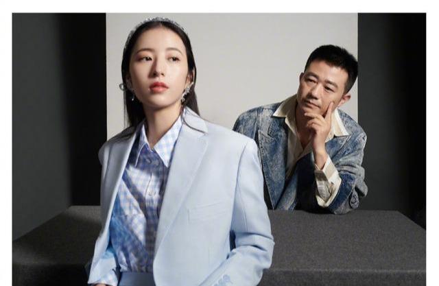 周雨彤爸爸请出道!父女合拍竟抢了女儿风头,大叔颜值帅翻似情侣