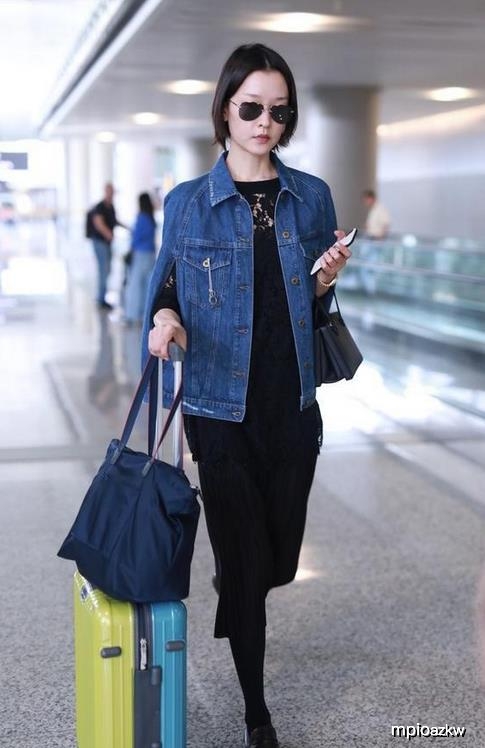 女生别总穿小白鞋,试试时下流行的乐福鞋,提气百搭还显高