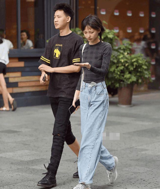 时尚美女街拍:时尚靓丽的美女,如一股清风徐来