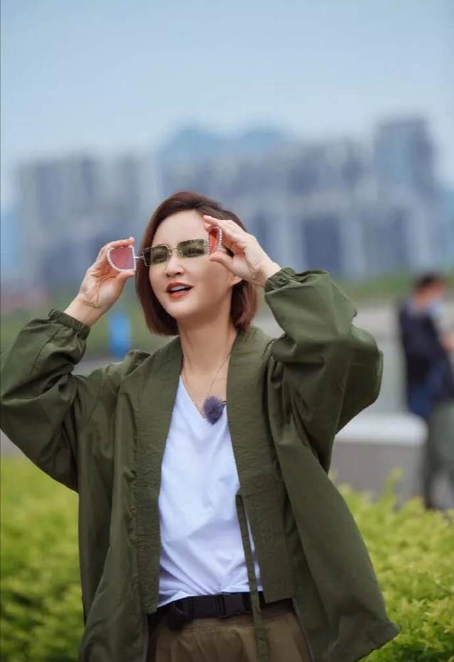 袁弘张歆艺又上夫妻档！张歆艺瘦身太难好圆润，袁弘留长发变娘了