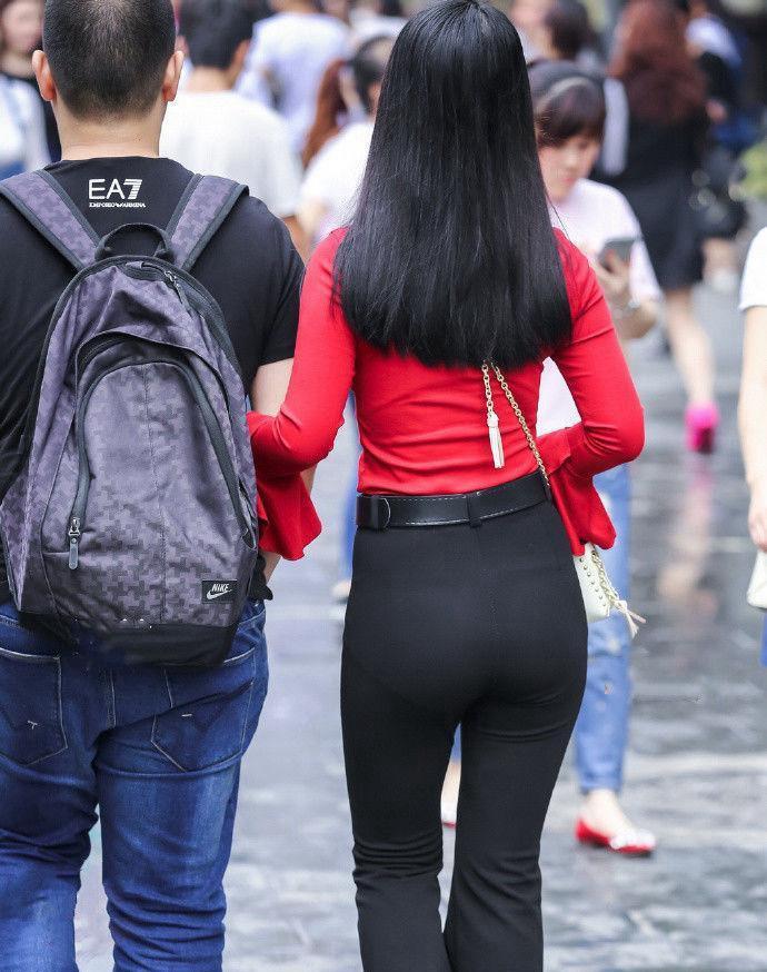 哥们刚交的女友,实话实说,这并不适合他