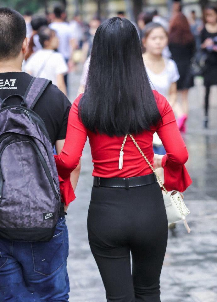 哥们刚交的女友,实话实说,这并不适合他