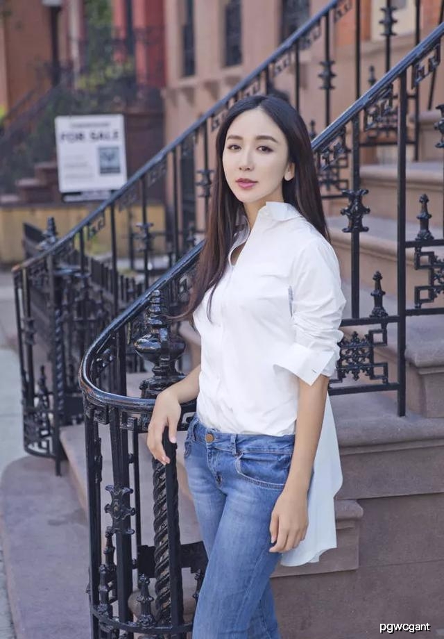 娄艺潇穿搭很随性,这样的时髦刘诗诗和李菲儿都比不上
