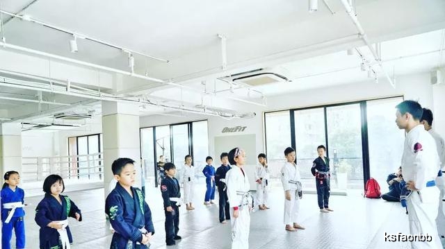 冬天别人都在长肉,我却在这些有趣的健身房“边玩边瘦”!