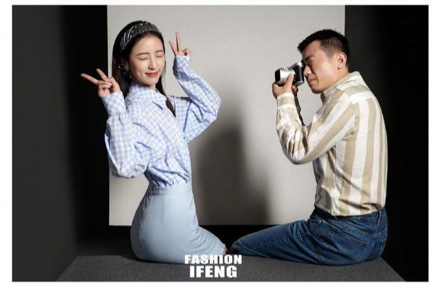 周雨彤爸爸请出道!父女合拍竟抢了女儿风头,大叔颜值帅翻似情侣