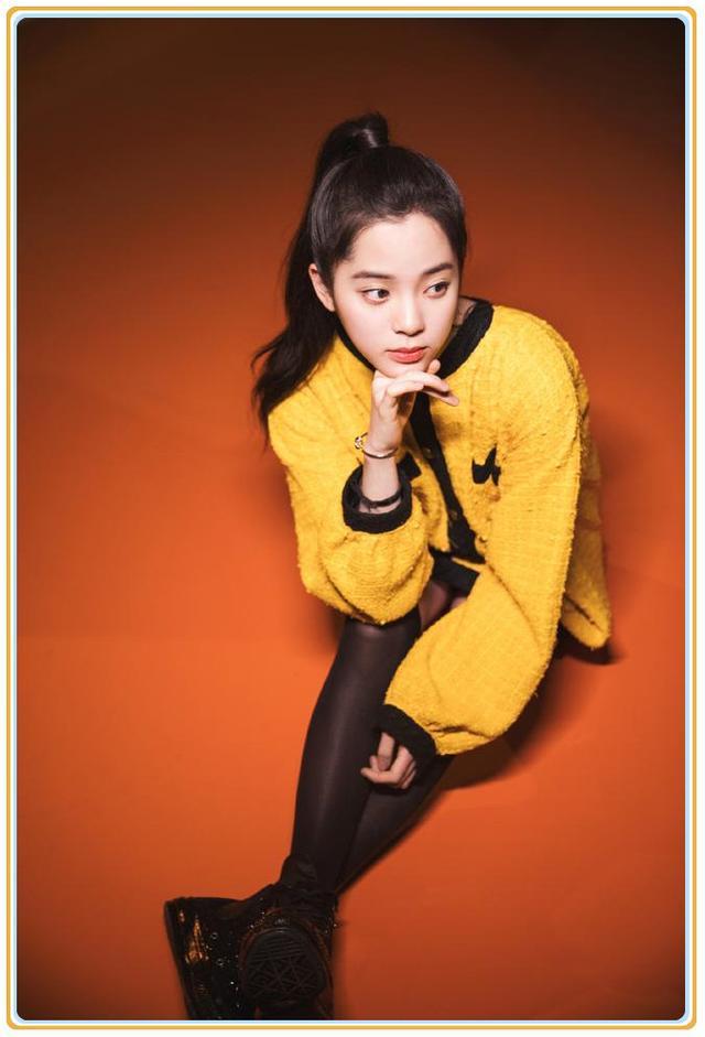 欧阳娜娜撞衫周洁琼,终于知道名媛和草根女孩的差距有多大了