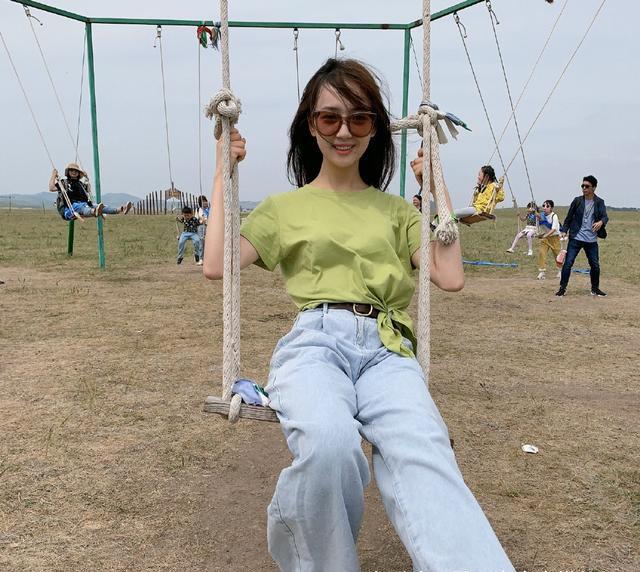 吴亦凡新女友生活照曝光，甜度爆表穿衣打扮超少女，颜值不输明星