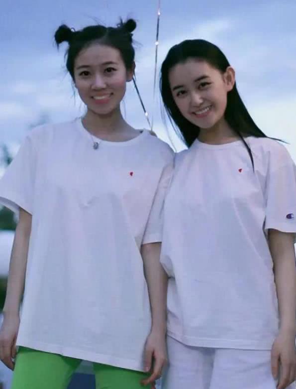 蒋依依怎么又变漂亮了,一身“套白”穿出少女范,网友:小仙女