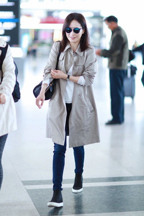 俞飞鸿轻松驾驭熟女风,私服Look出街美过少女