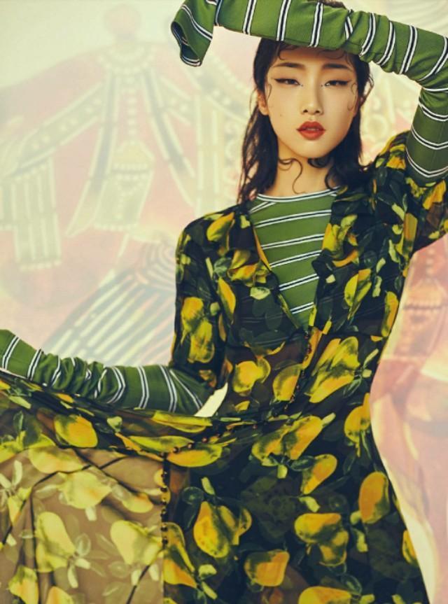 火箭少女齐拍封面大片!徐梦洁可爱到犯规,傅菁直接穿“塑料”!