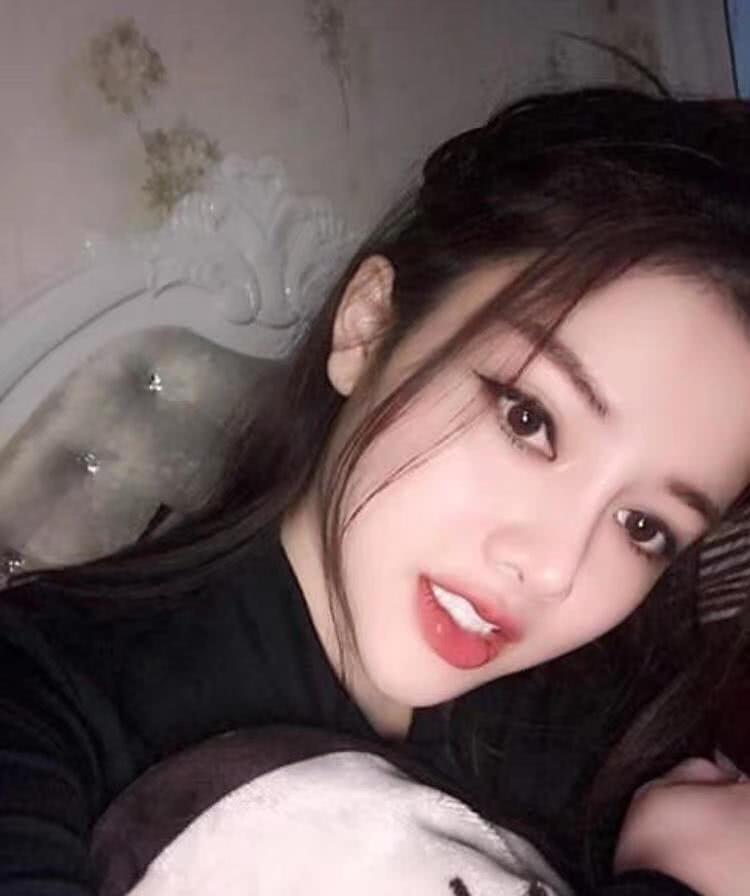 女生认为很“时髦”的3种打扮，却让男生很“讨厌”？难怪没人追