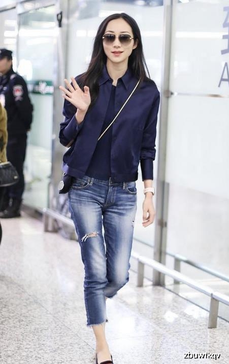 女生别总穿小白鞋,试试时下流行的乐福鞋,提气百搭还显高
