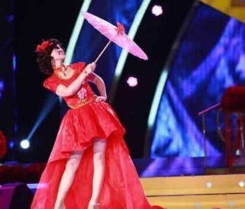 爱美已到达“走火入魔”,为了美30年不吃晚饭,做手术都要化妆
