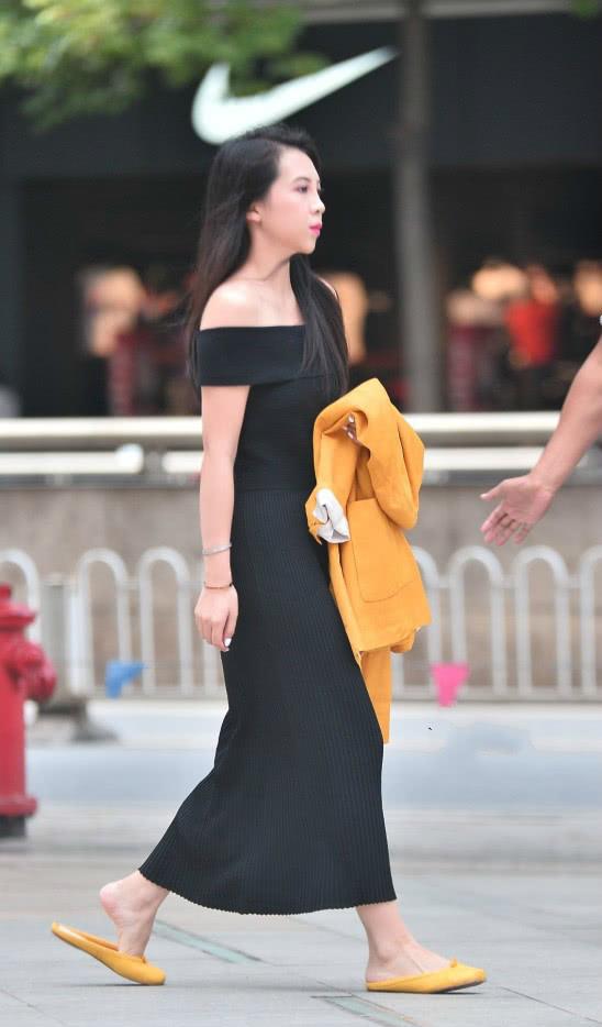 我的天啊，“船袜”也可以当做鞋子穿了？姐们也不怕烫着脚