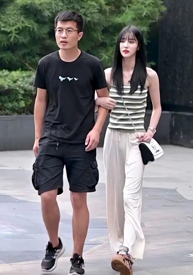 年龄差最大的情侣:男生长得像大叔,女生却美成少女,这是真爱