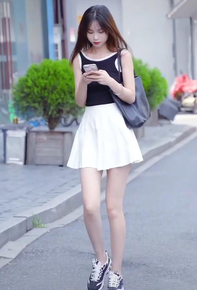 “原谅绿”还没过时,街头又火了“女巫紫”,穿出门你就是焦点!