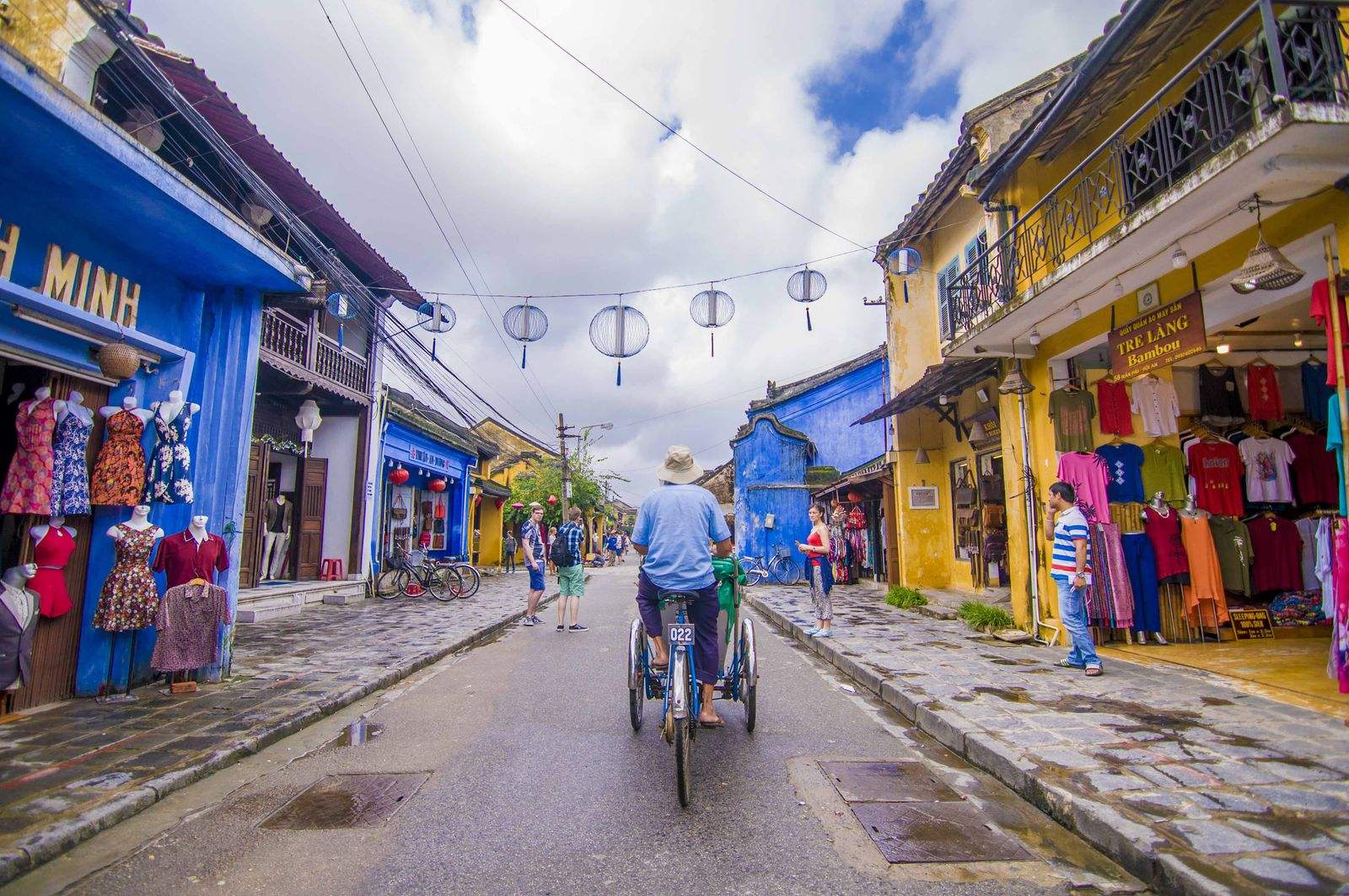 越南旅游,当地人给的这三件东西别接,最后一个很容易“上套”