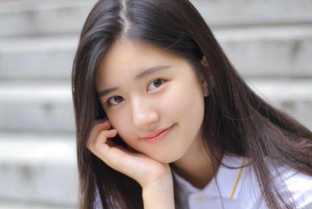 你们上学的时候,那些内向的“女孩纸”现在都怎么样了?