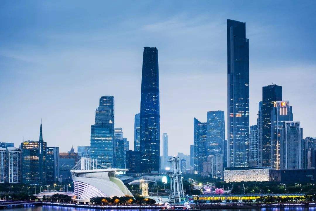 世界排名最高的十座大楼，最新就占六座，网友直呼：厉害了我的国