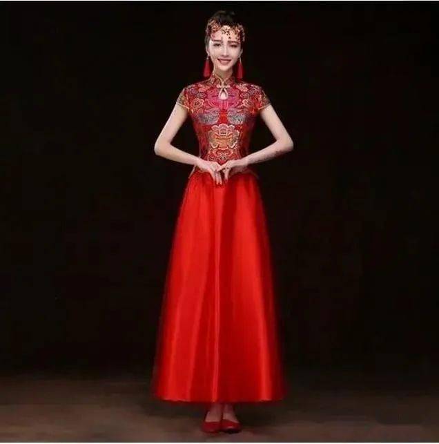 心理测试:假如结婚了,你会选择哪件礼服?测你在几岁结婚哦