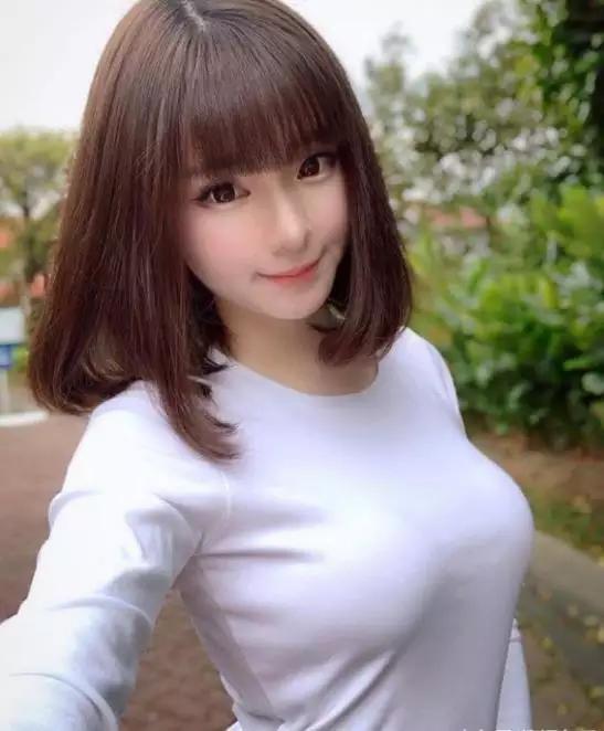 和老婆逛商场，她看上了一件衣服