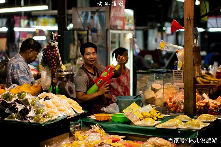 泰国人几乎从来不做饭是为什么呢?看完当地菜市场,换成我也不做